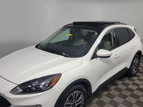 Used 2020 Ford Escape SEL FWD image 16
