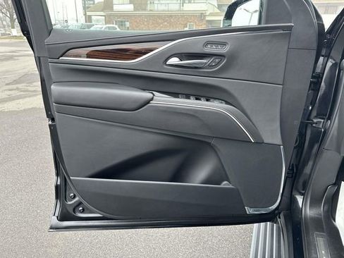 Used 2021 Cadillac Escalade Premium Luxury w/ Driver Assist Tech Package image 15