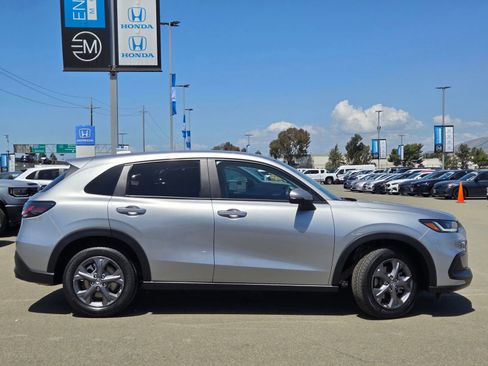 New 2026 Honda HR-V LX image 4