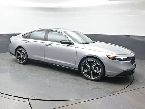 Used 2024 Honda Accord Sport image 7