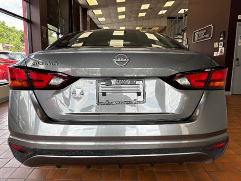 Used 2024 Nissan Altima 2.5 S FWD image 11