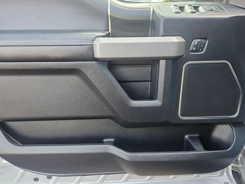 Used 2019 Ford F150 Raptor w/ Equipment Group 802A Luxury AWD/4WD image 9