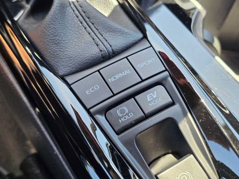 Certified 2025 Toyota Camry XLE FWD image 28
