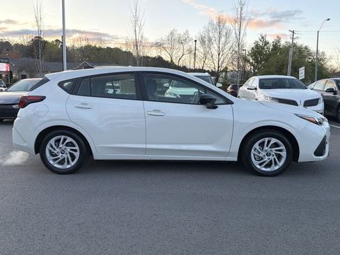 Used 2025 Subaru Impreza 2.0i image 2