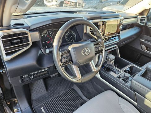 Used 2024 Toyota Tundra SR5 w/ SR5 Convenience Package AWD/4WD image 17