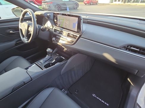 Certified 2024 Lexus ES 350 w/ Premium Package image 20