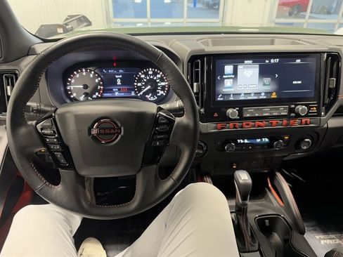 Used 2025 Nissan Frontier PRO-4X image 27