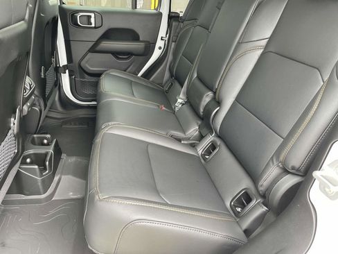 New 2025 Jeep Gladiator Sport w/ Premium Package image 29