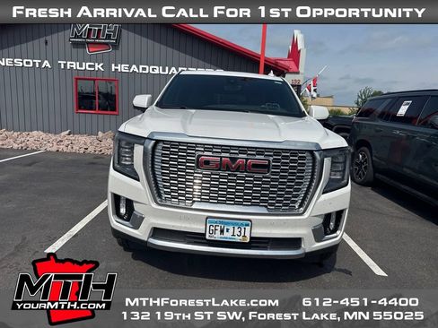 Used 2021 GMC Yukon XL Denali w/ Denali Premium Package AWD/4WD image 2