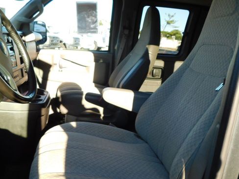 Used 2017 Chevrolet Express 3500 LT w/ LT Preferred Equipment Group image 9