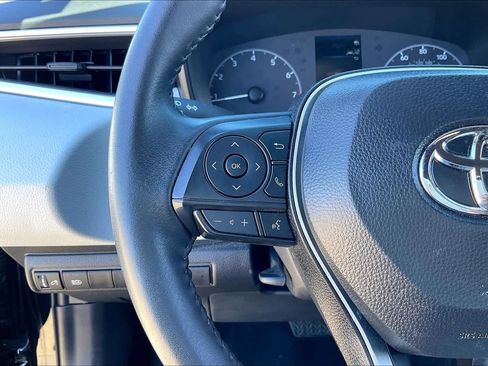 Used 2025 Toyota Corolla SE image 25