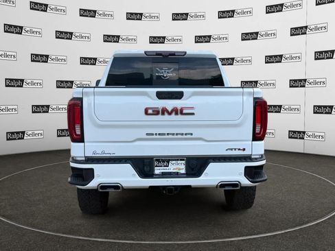 Used 2022 GMC Sierra 1500 AT4 w/ AT4 Premium Package AWD/4WD image 5