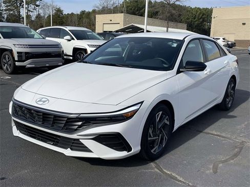 Certified 2025 Hyundai Elantra Sport image 3