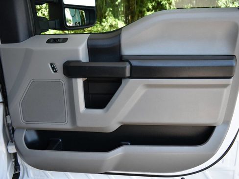 Used 2018 Ford F250 XL w/ Power Equipment Group RWD image 16