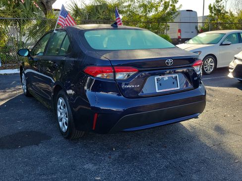 Used 2022 Toyota Corolla LE image 9