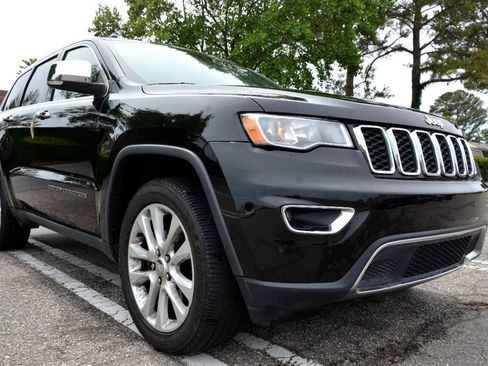 Used 2017 Jeep Grand Cherokee Limited AWD/4WD image 7