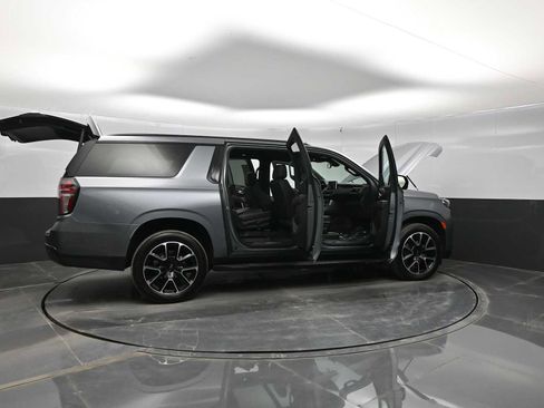 Used 2022 Chevrolet Suburban RST w/ Luxury Package AWD/4WD image 42