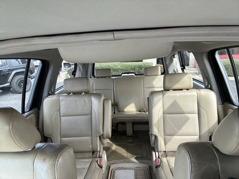 Used 2011 Nissan Armada Platinum w/ 2nd Row Captain Seat Pkg image 29