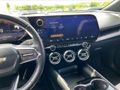 Used 2024 Chevrolet Blazer EV LT AWD/4WD image 18