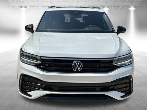 Certified 2023 Volkswagen Tiguan SE R-Line FWD image 7