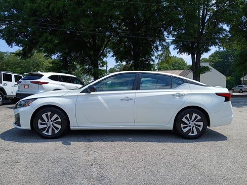 Used 2024 Nissan Altima 2.5 S FWD image 1
