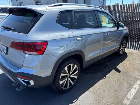 Used 2023 Volkswagen Taos SE FWD image 14