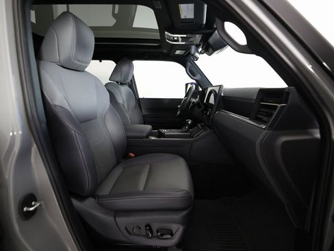 Used 2025 Lexus GX 550 image 10