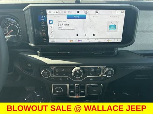Used 2026 Jeep Wrangler Unlimited Sahara AWD/4WD image 19