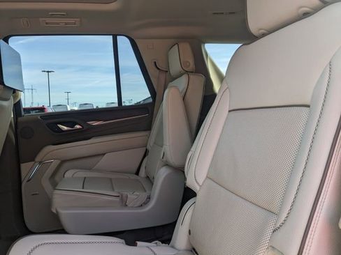 Used 2022 GMC Yukon Denali w/ Denali Ultimate Package image 16