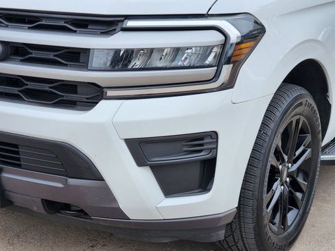 Used 2023 Ford Expedition Max XLT image 8