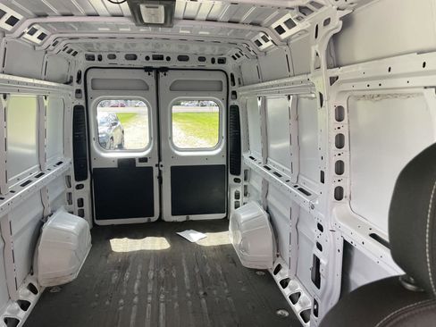 Used 2023 RAM ProMaster 2500 w/ Premium Appearance Group FWD image 21