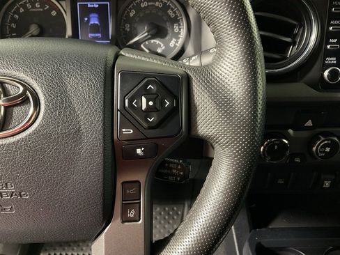 Used 2020 Toyota Tacoma TRD Off-Road image 22