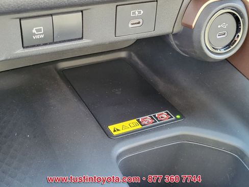 Used 2024 Toyota Grand Highlander image 26