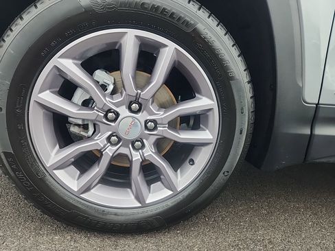 Used 2023 GMC Terrain SLT w/ Infotainment Package II image 15