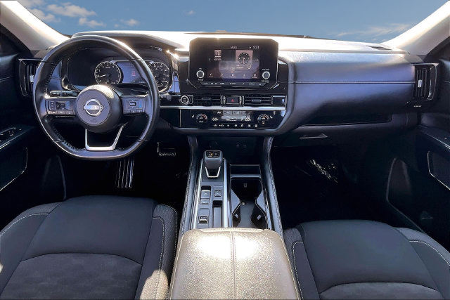 Certified 2024 Nissan Pathfinder SV FWD image 7