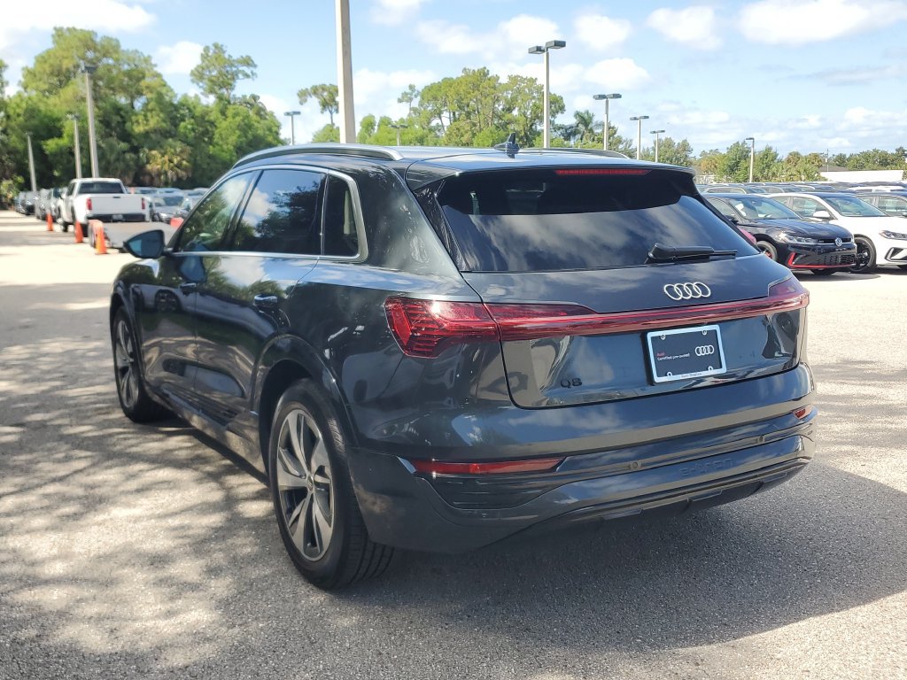 Certified 2024 Audi Q8 e-tron Premium Plus w/ Premium Plus Package AWD/4WD image 7