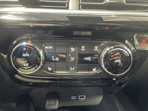 New 2026 Chevrolet Trax RS w/ Sunroof Package FWD image 19