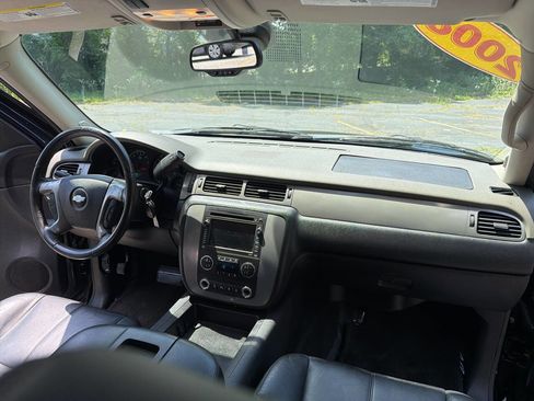 Used 2008 Chevrolet Avalanche LT RWD image 32