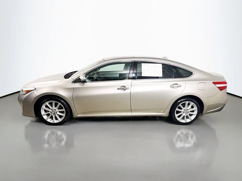 Used 2013 Toyota Avalon Limited image 4