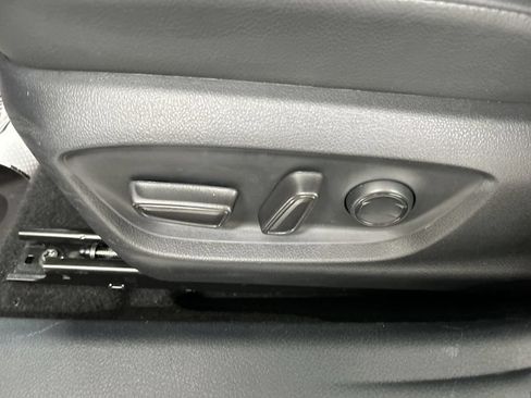 Used 2023 Toyota Camry SE FWD image 10