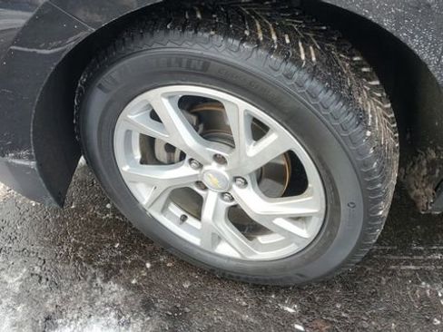 Used 2018 Chevrolet Equinox Premier image 3