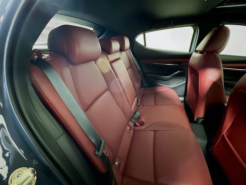 New 2026 MAZDA MAZDA3 Hatchback w/Premium Plus Pkg image 23