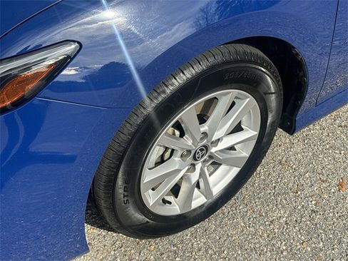 Used 2025 Toyota Camry LE image 10