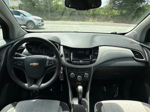 Used 2020 Chevrolet Trax LT FWD image 21
