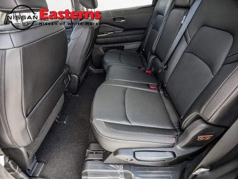 New 2026 Nissan Pathfinder SL AWD/4WD image 21