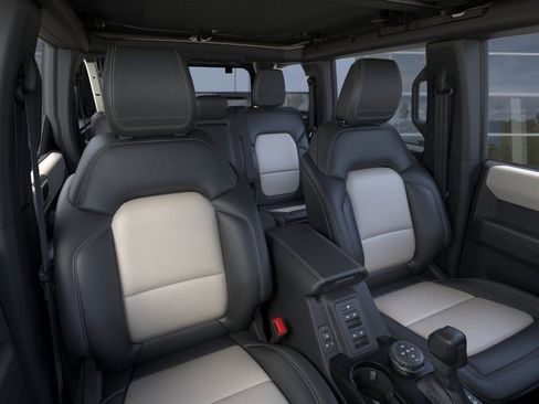 New 2026 Ford Bronco Outer Banks w/ Sasquatch Package AWD/4WD image 10