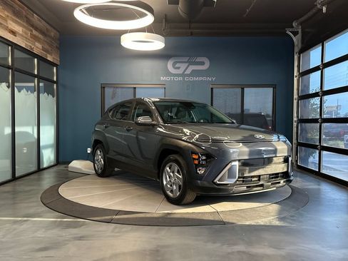 Used 2024 Hyundai Kona SE FWD image 1