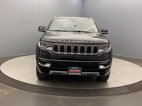 Used 2025 Jeep Wagoneer Series III w/ Premium Group I AWD/4WD image 8