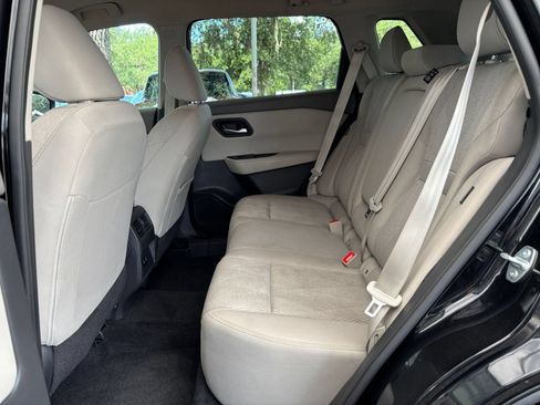Used 2025 Nissan Rogue SV FWD image 39
