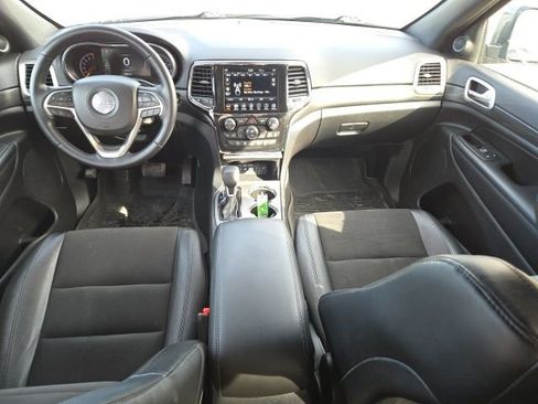 Used 2022 Jeep Grand Cherokee Laredo X image 10